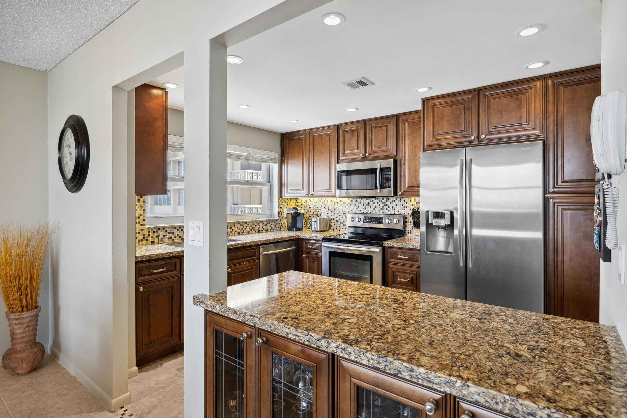1817 S Ocean Dr Unit: 815