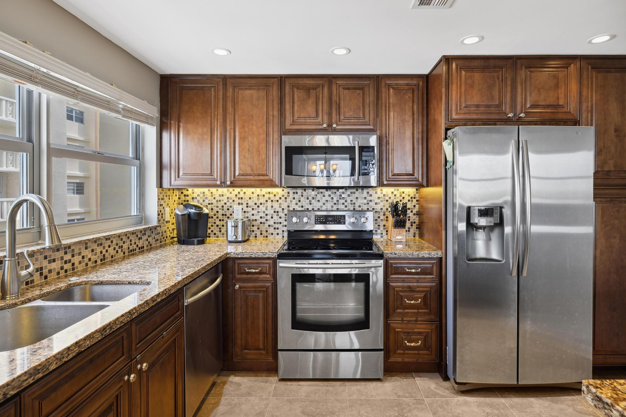 1817 S Ocean Dr Unit: 815