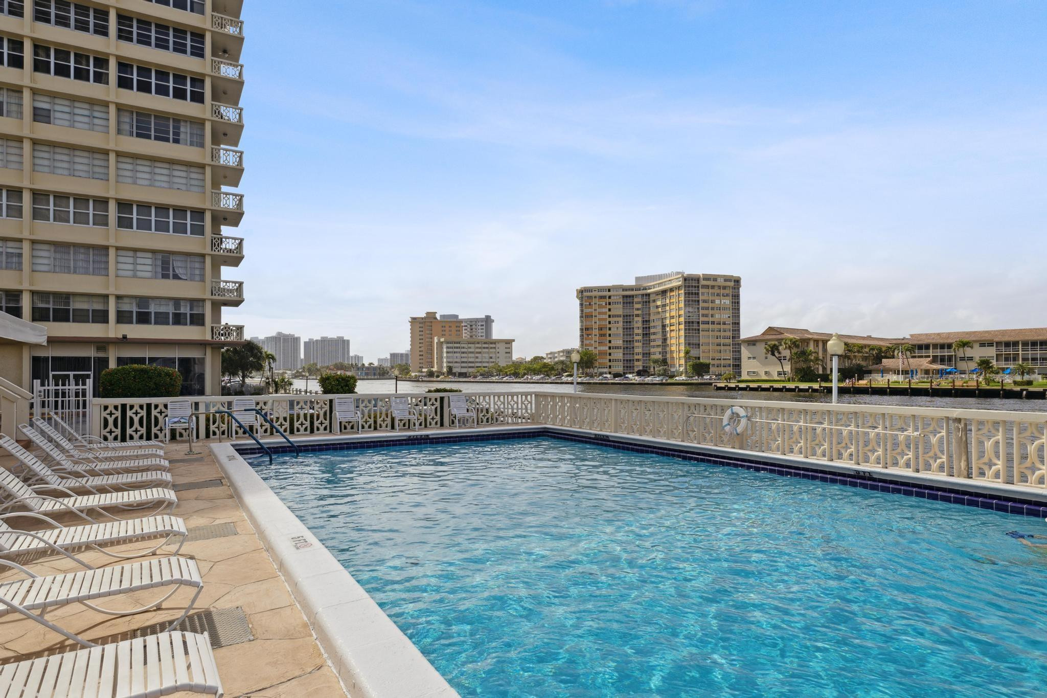 1817 S Ocean Dr Unit: 815