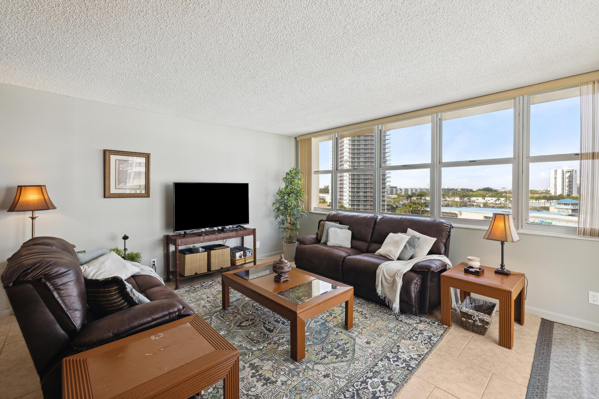1817 S Ocean Dr Unit: 815