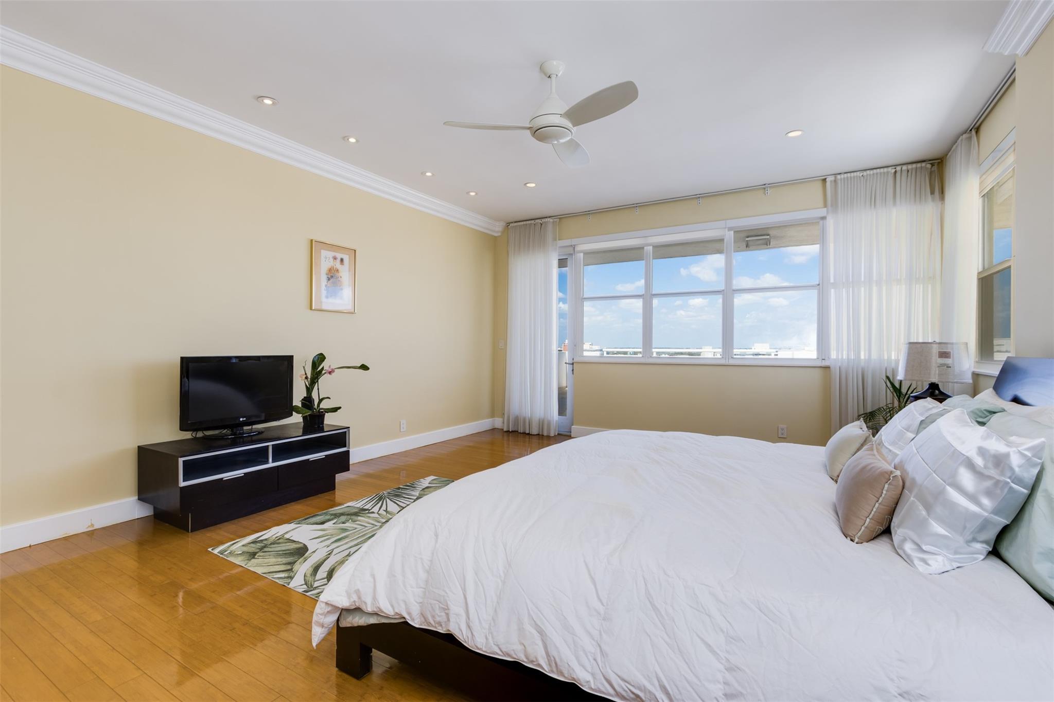 3430 W Galt Ocean Dr Unit: PH 1