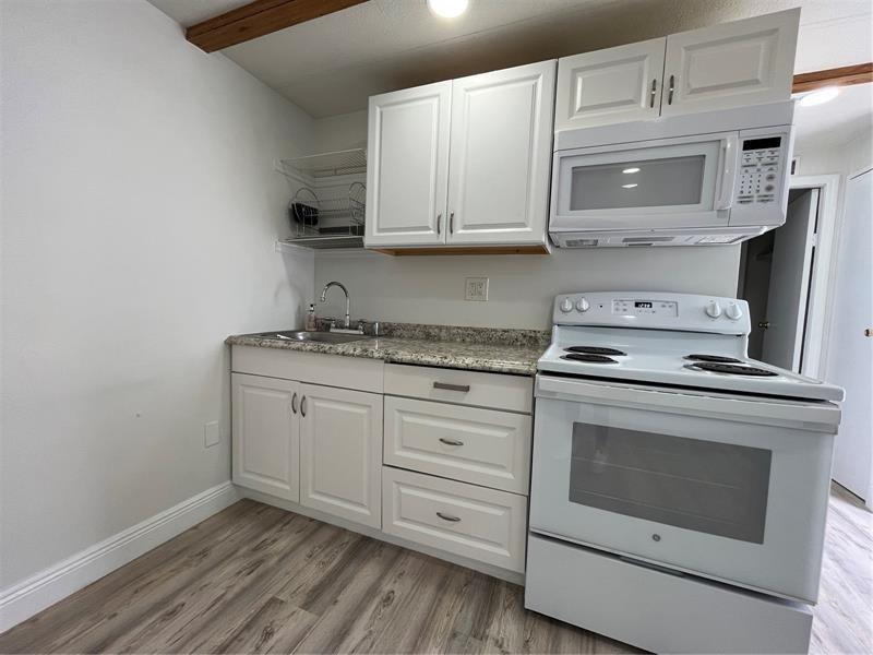 11868 Watergate Cir Unit: 1 (FRONT)