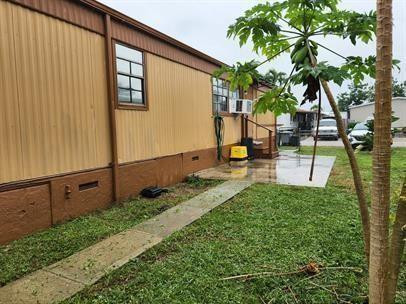 11868 Watergate Cir Unit: 1 (FRONT)