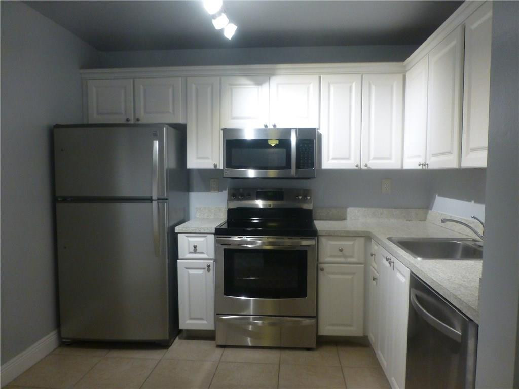 721 N Pine Island Rd Unit: 108