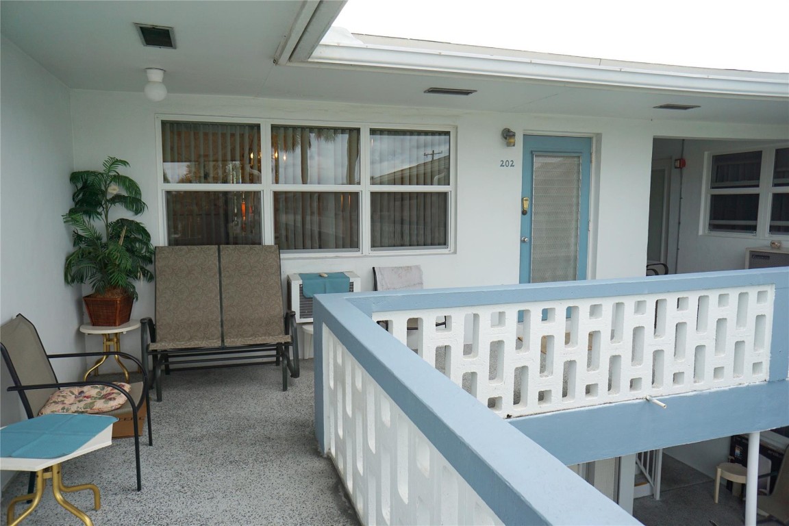 801 Atlantic Shores Boulevard 202, Hallandale Beach Unit: 202