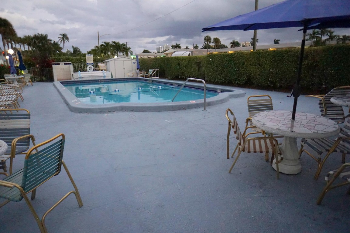 801 Atlantic Shores Boulevard 202, Hallandale Beach Unit: 202