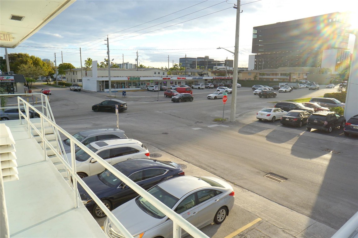 801 Atlantic Shores Boulevard 202, Hallandale Beach Unit: 202