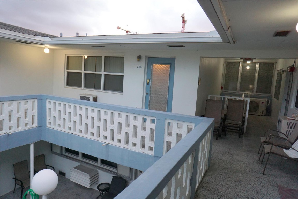 801 Atlantic Shores Boulevard 202, Hallandale Beach Unit: 202