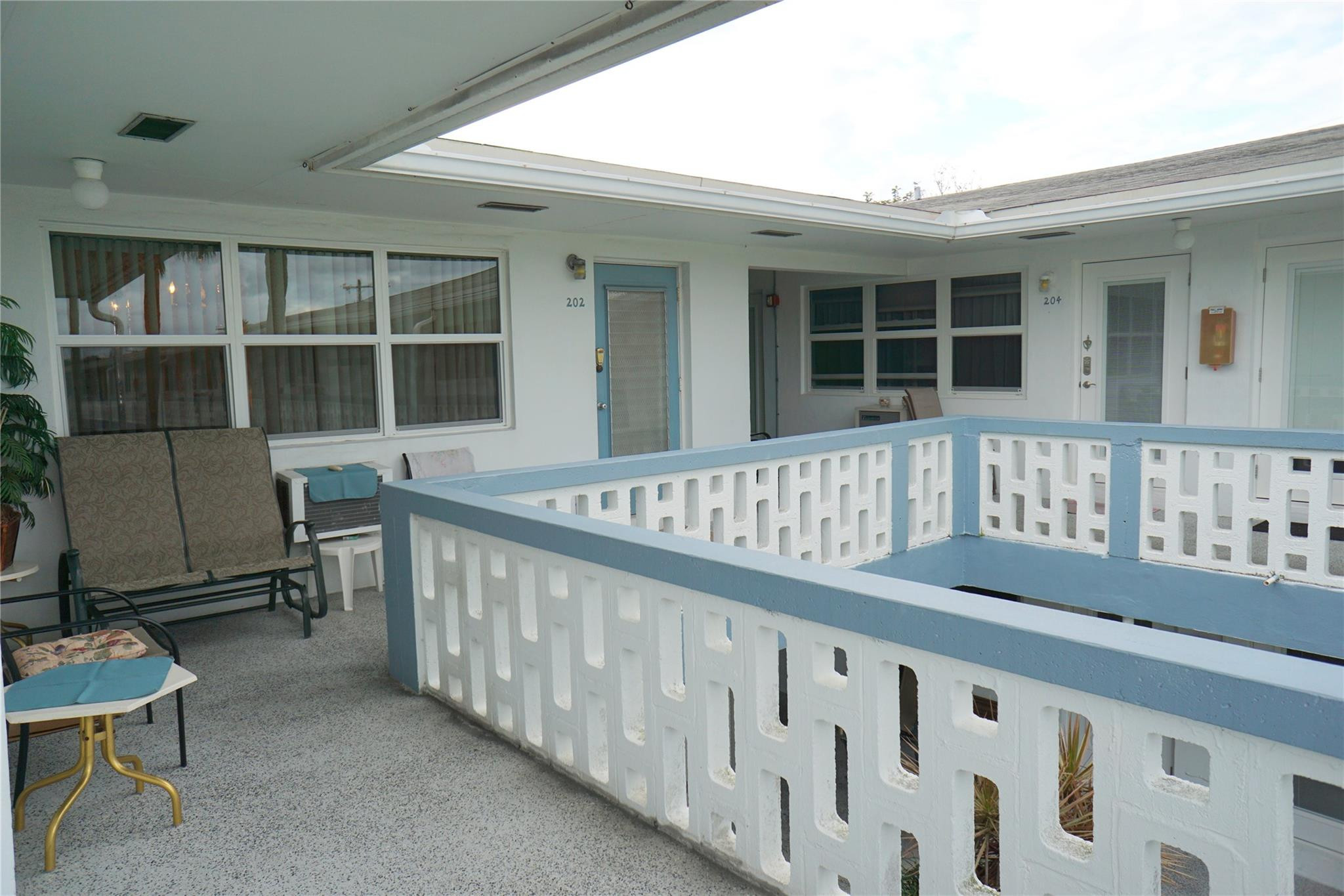 801 Atlantic Shores Boulevard 202, Hallandale Beach Unit: 202