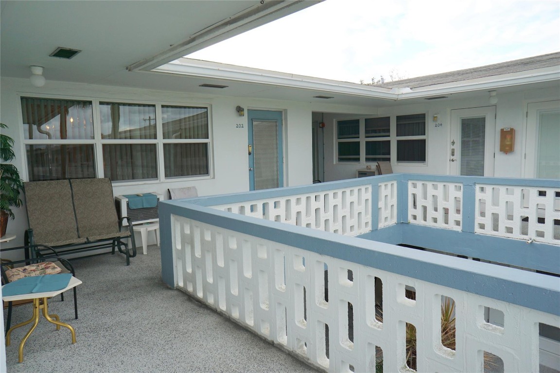 801 Atlantic Shores Boulevard 202, Hallandale Beach Unit: 202