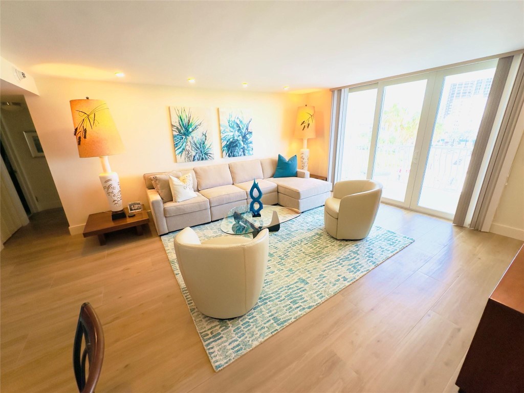 1 Las Olas Circle 513