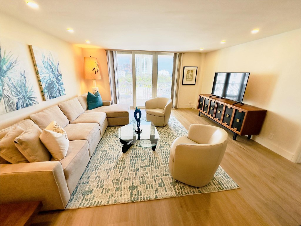 1 Las Olas Circle 513