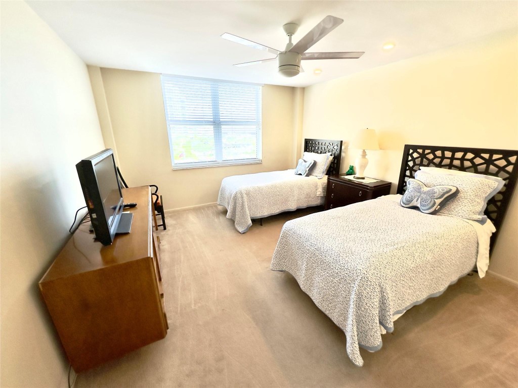 1 Las Olas Circle 513