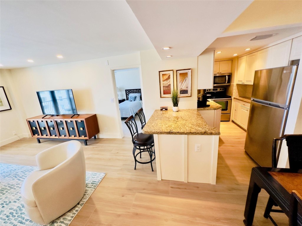 1 Las Olas Circle 513