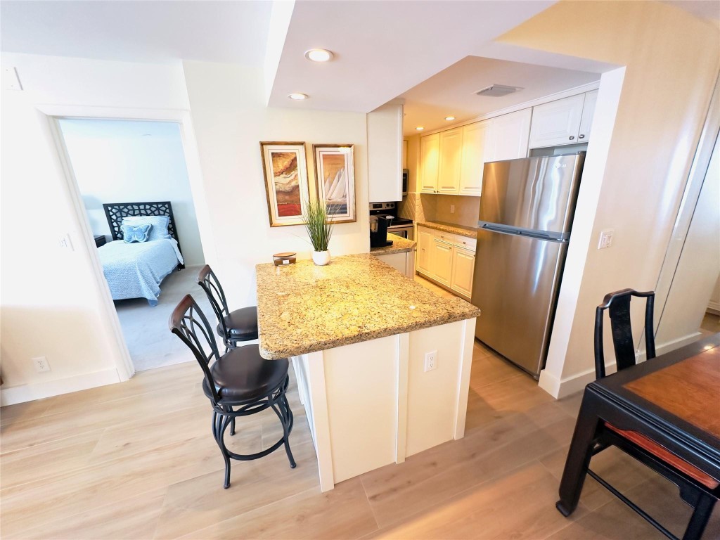 1 Las Olas Circle 513