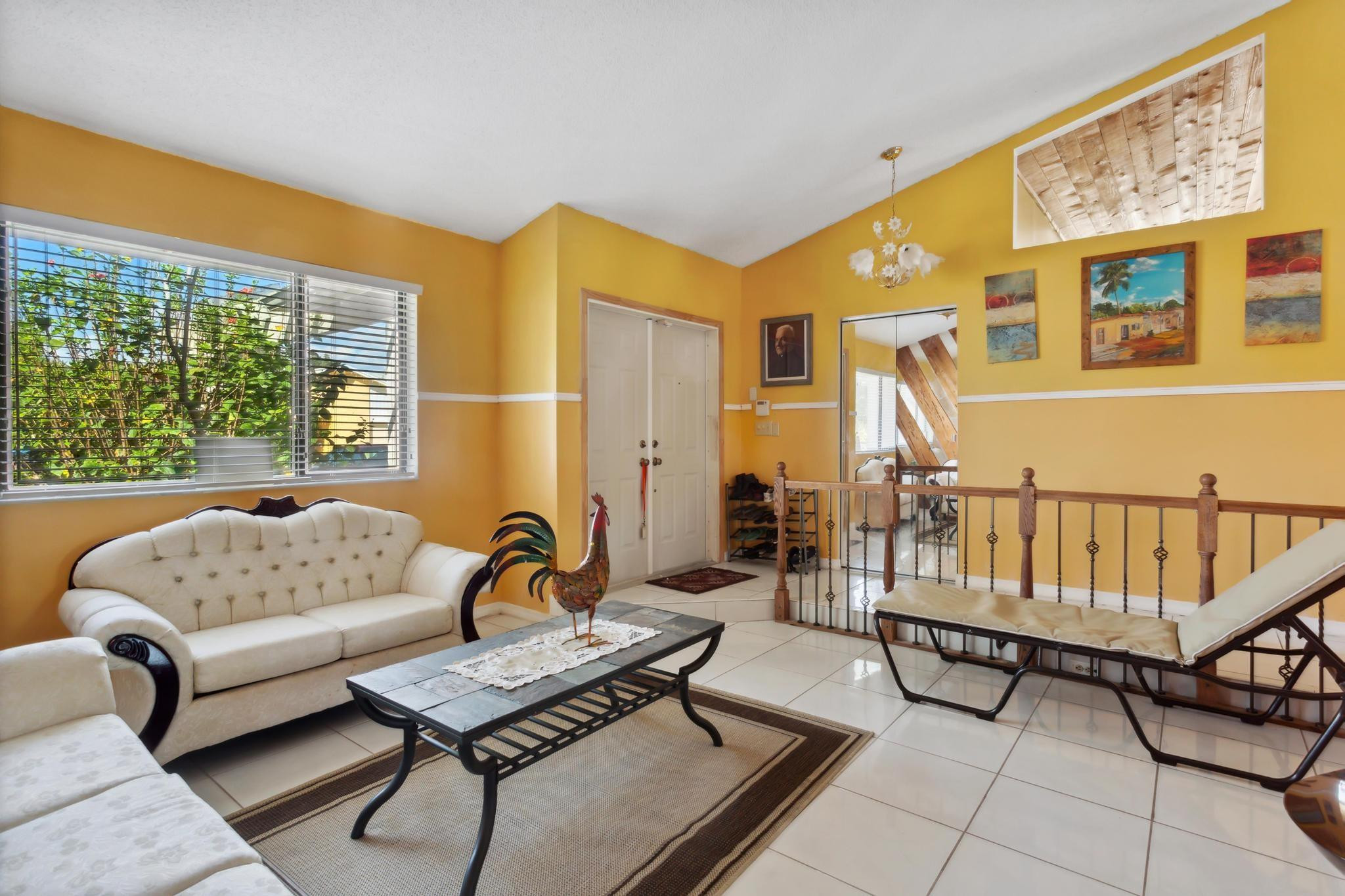 7440 NW 37th St