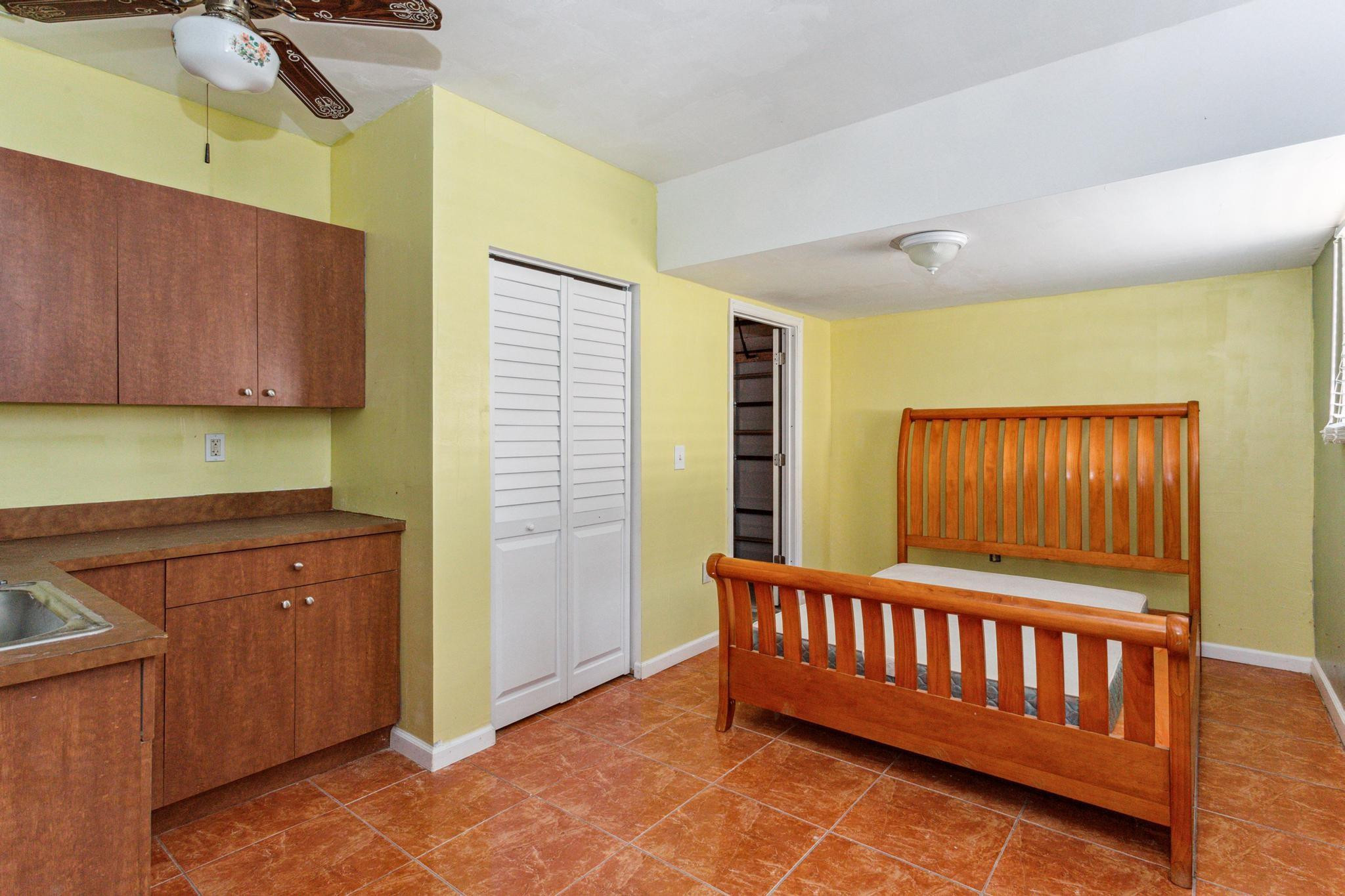 7440 NW 37th St