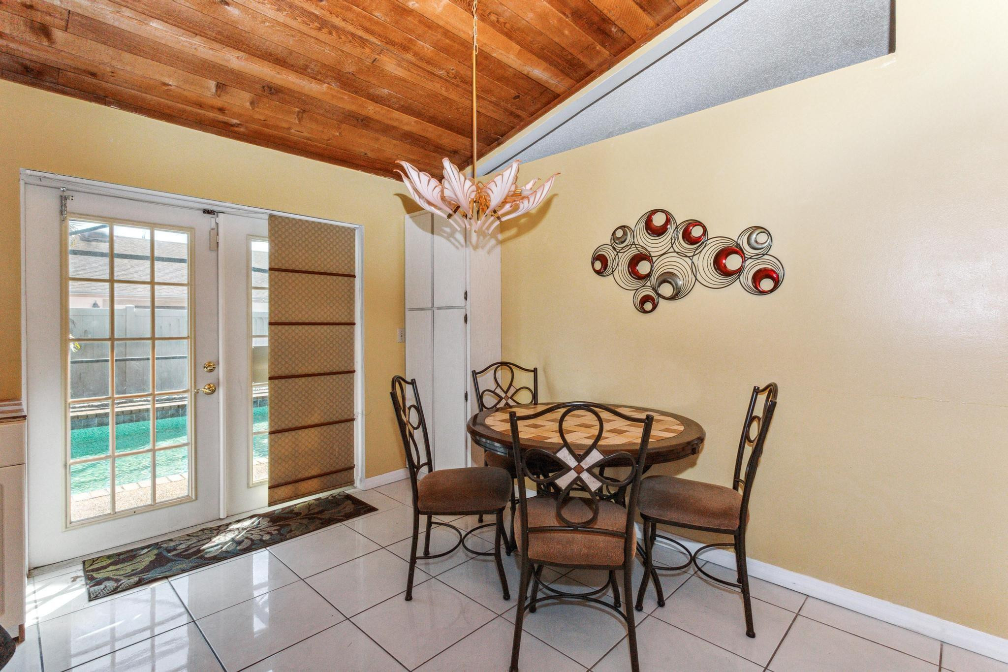 7440 NW 37th St