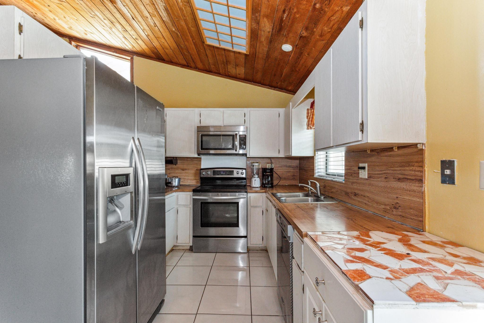 7440 NW 37th St