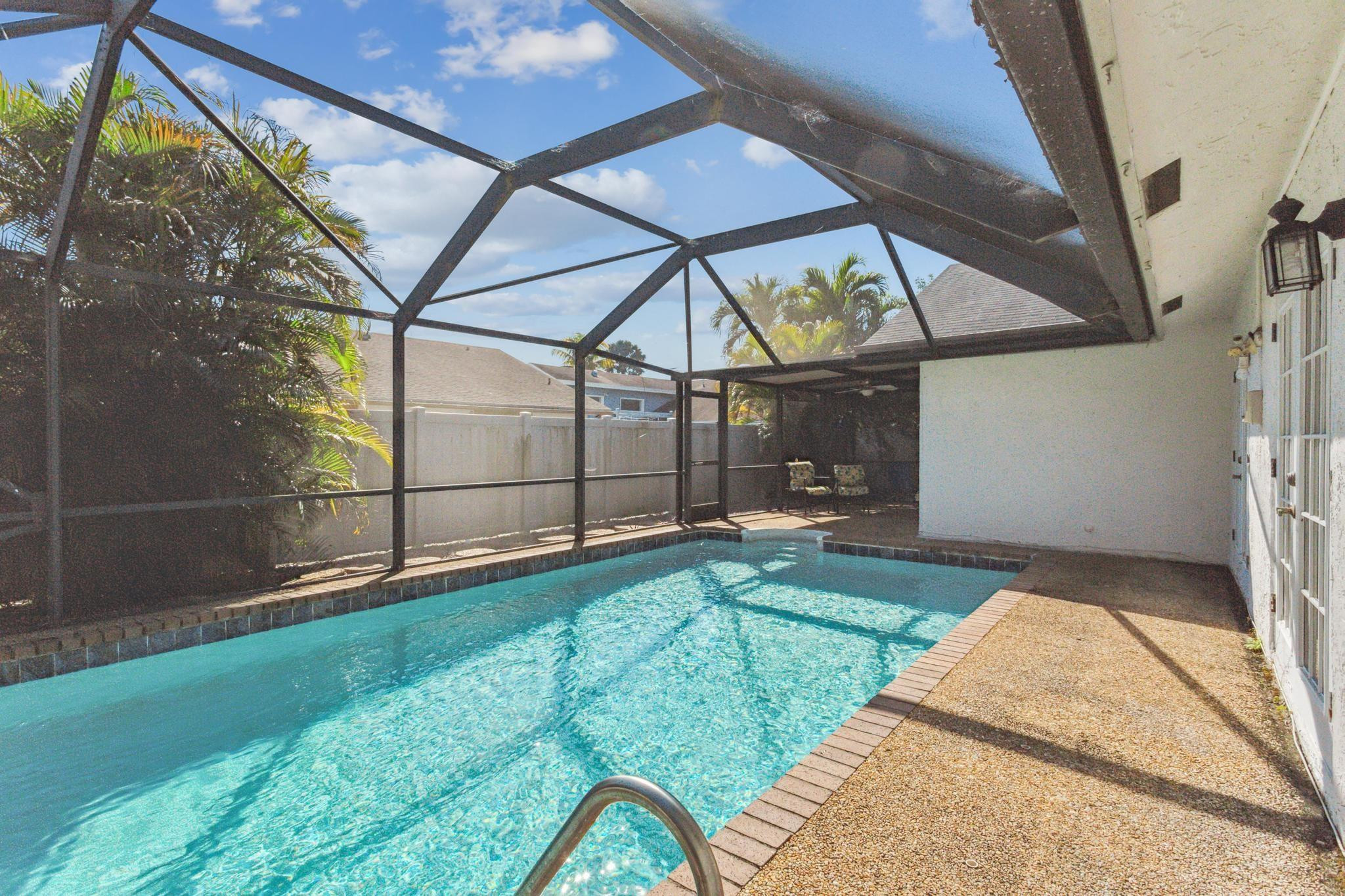 7440 NW 37th St