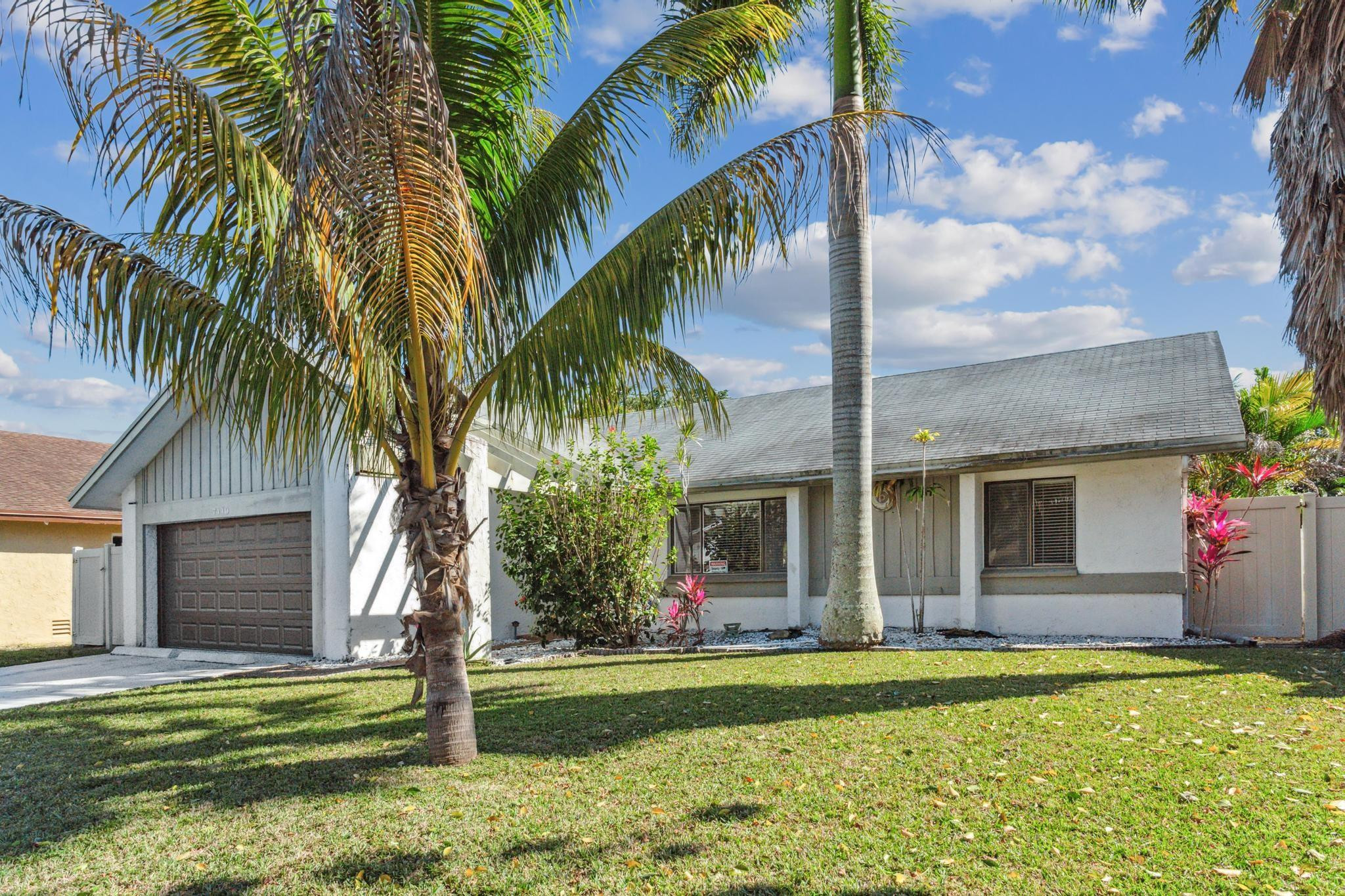 7440 NW 37th St