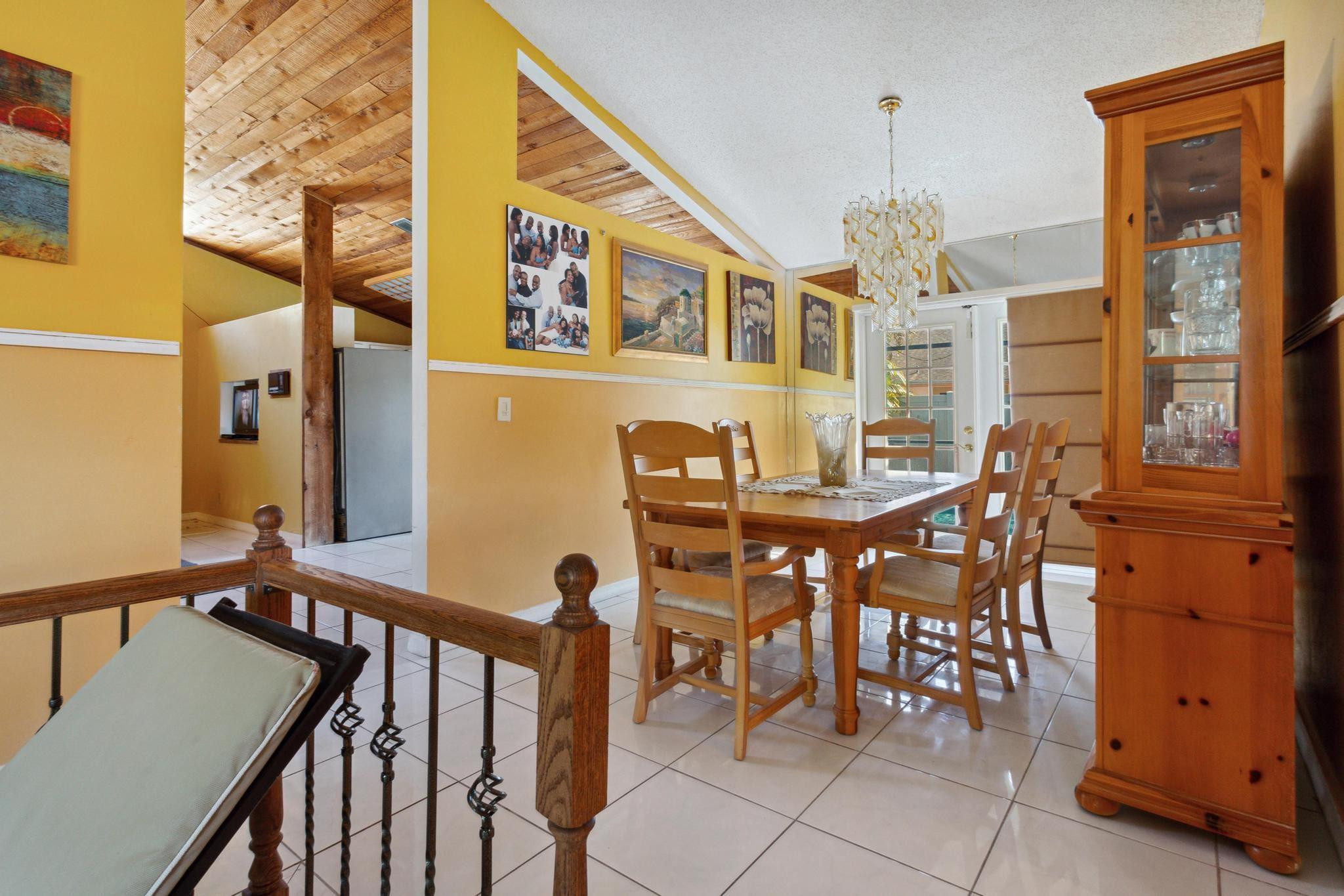 7440 NW 37th St
