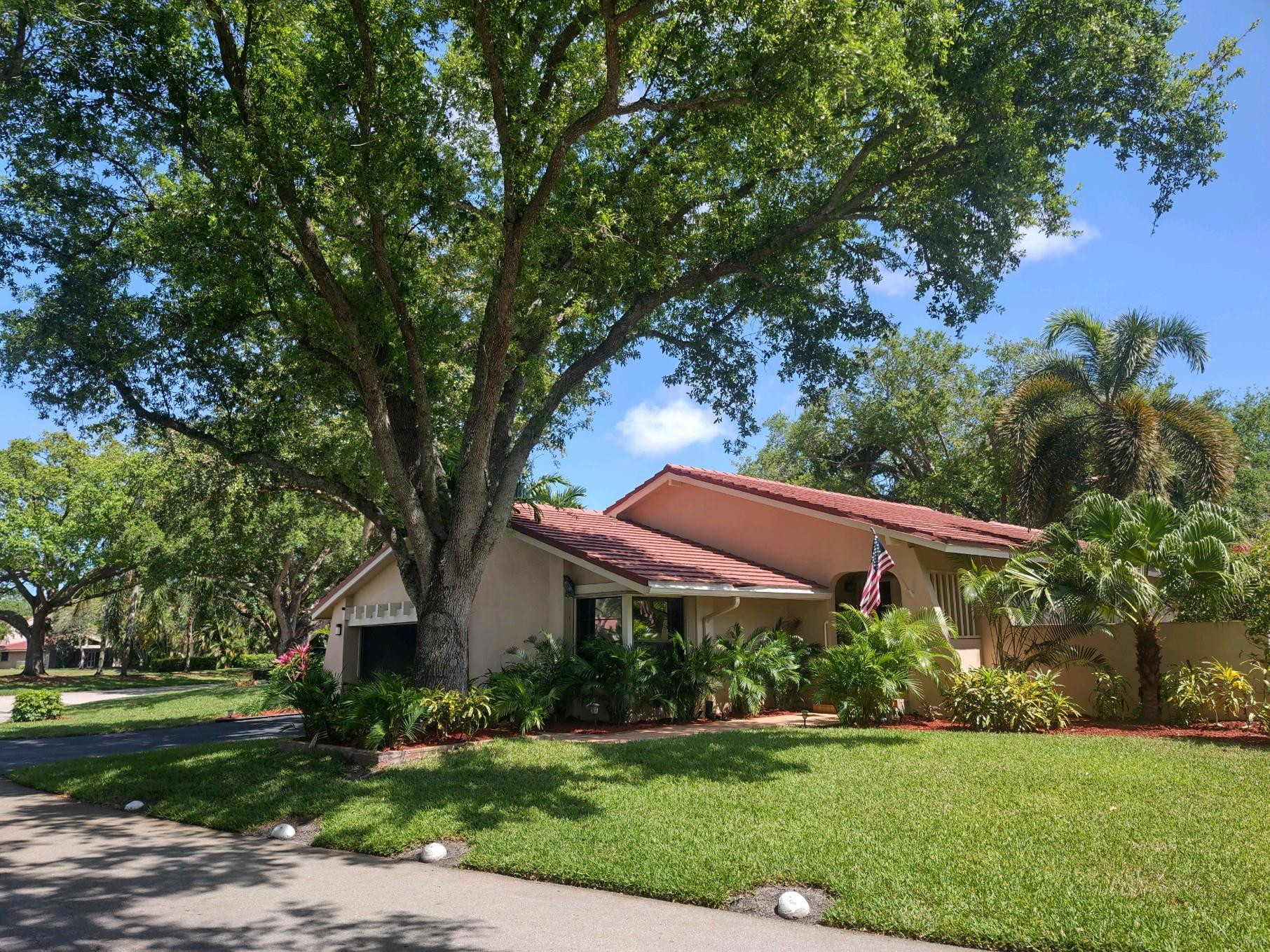 604 Deer Creek Hollows Cir