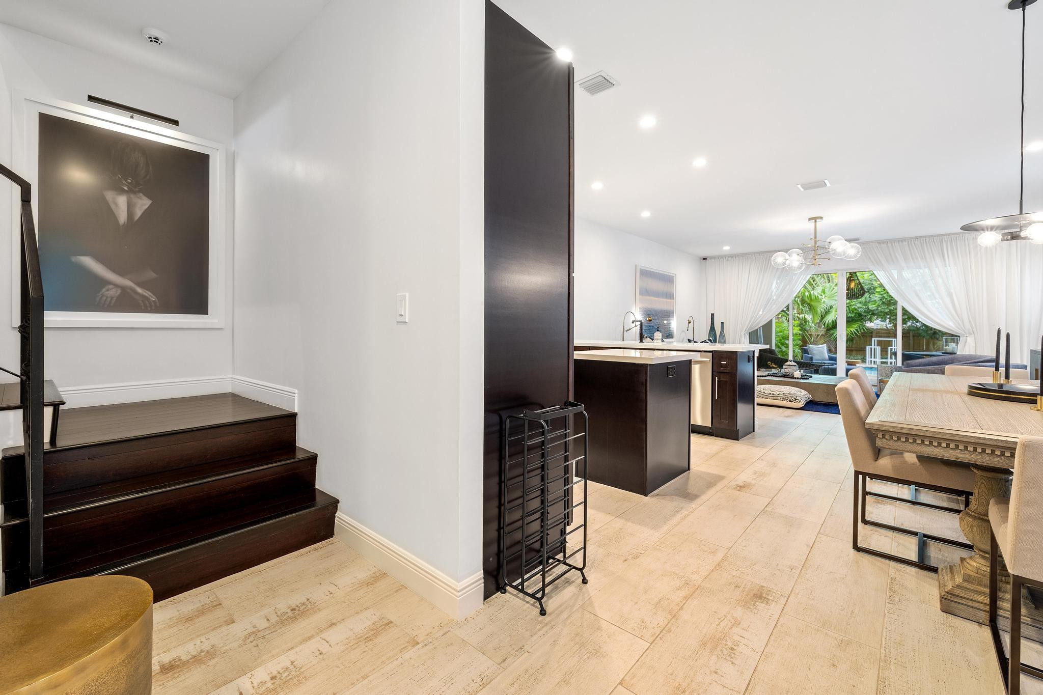 1033 NE 13th Ave 1033