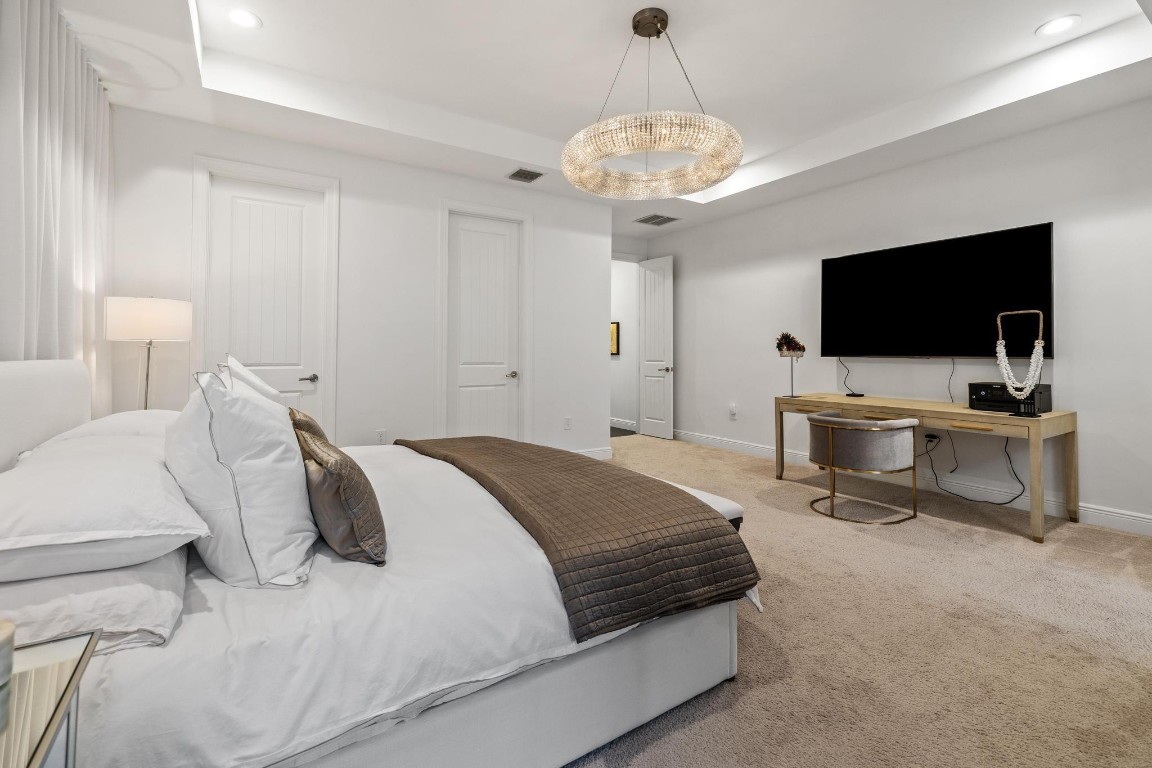 1033 NE 13th Ave 1033