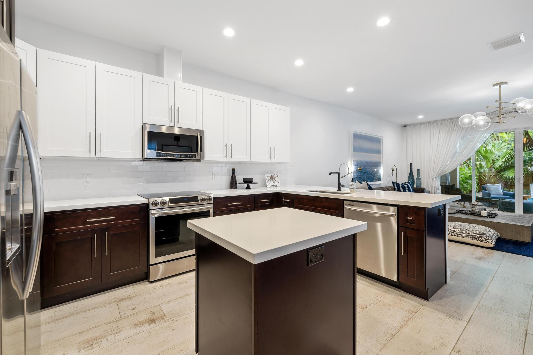 1033 NE 13th Ave 1033