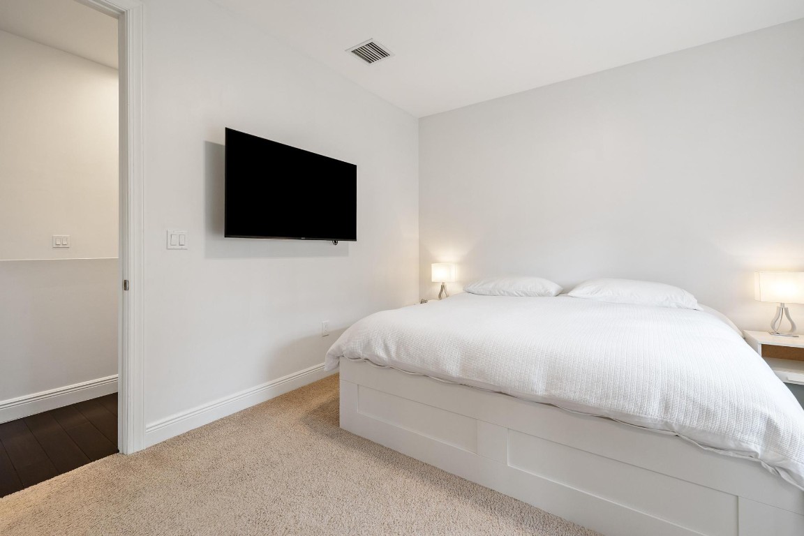 1033 NE 13th Ave 1033