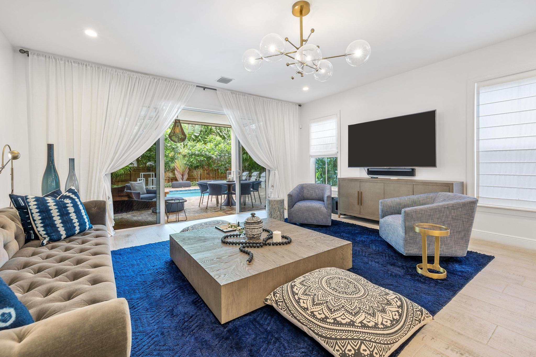 1033 NE 13th Ave 1033