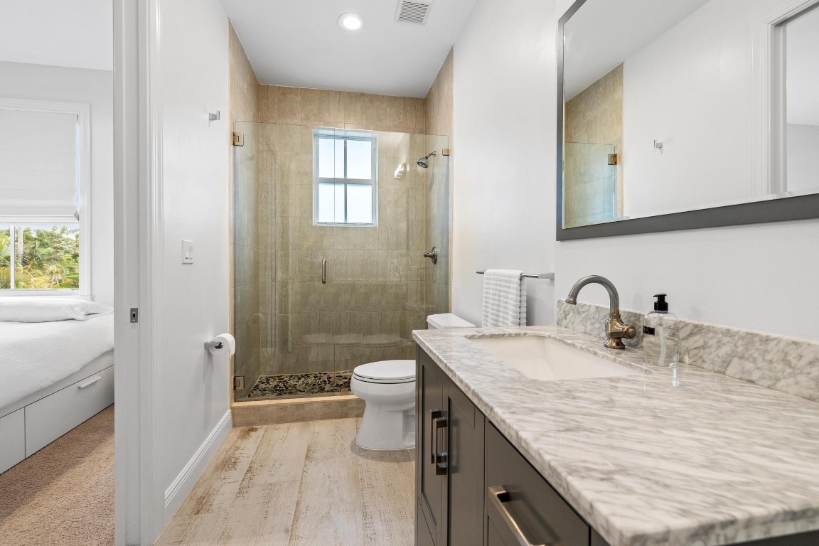 1033 NE 13th Ave 1033