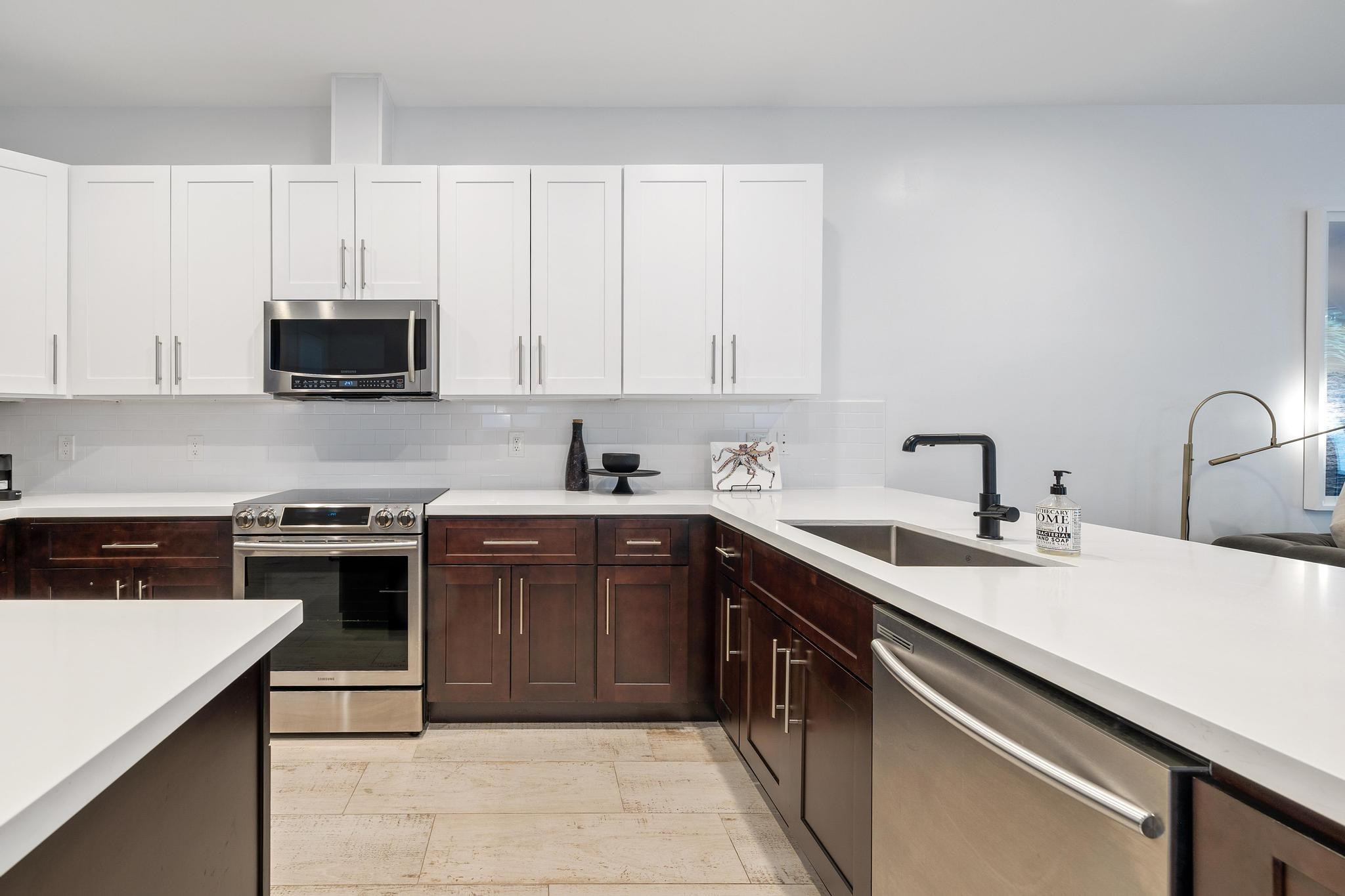 1033 NE 13th Ave 1033