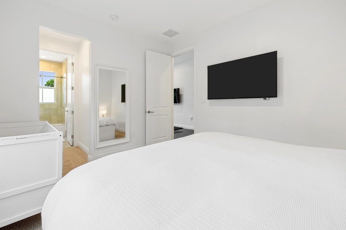 1033 NE 13th Ave 1033