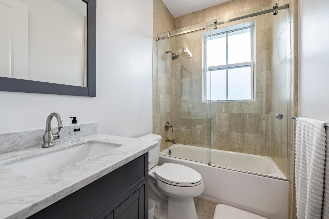 1033 NE 13th Ave 1033