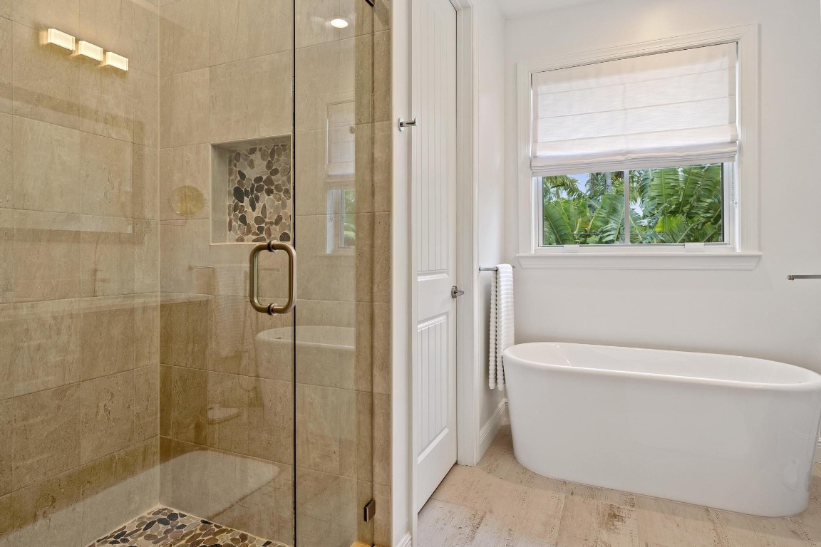 1033 NE 13th Ave 1033