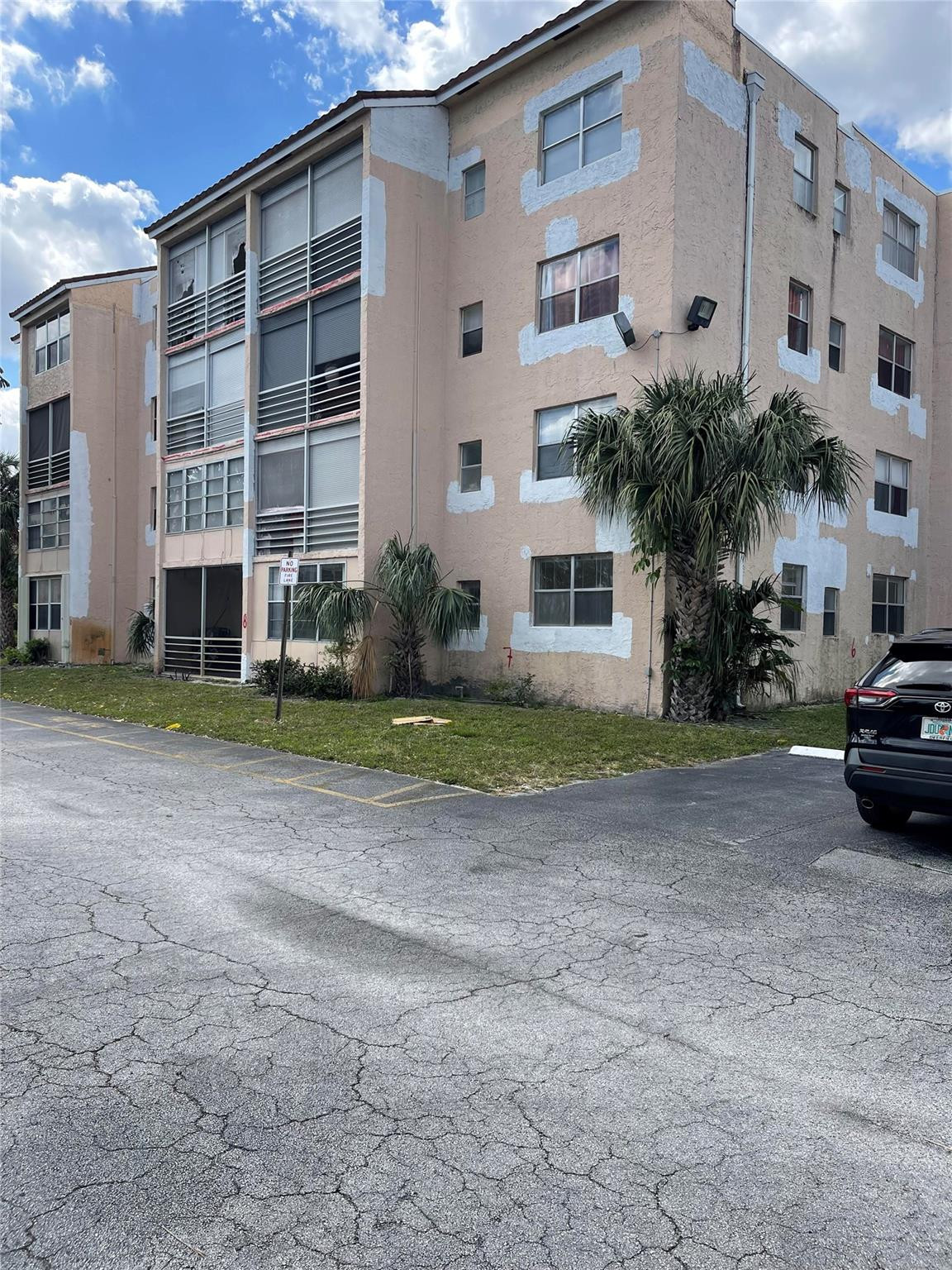 2850 Somerset Drive 116L, Lauderdale Lakes Unit: 116L