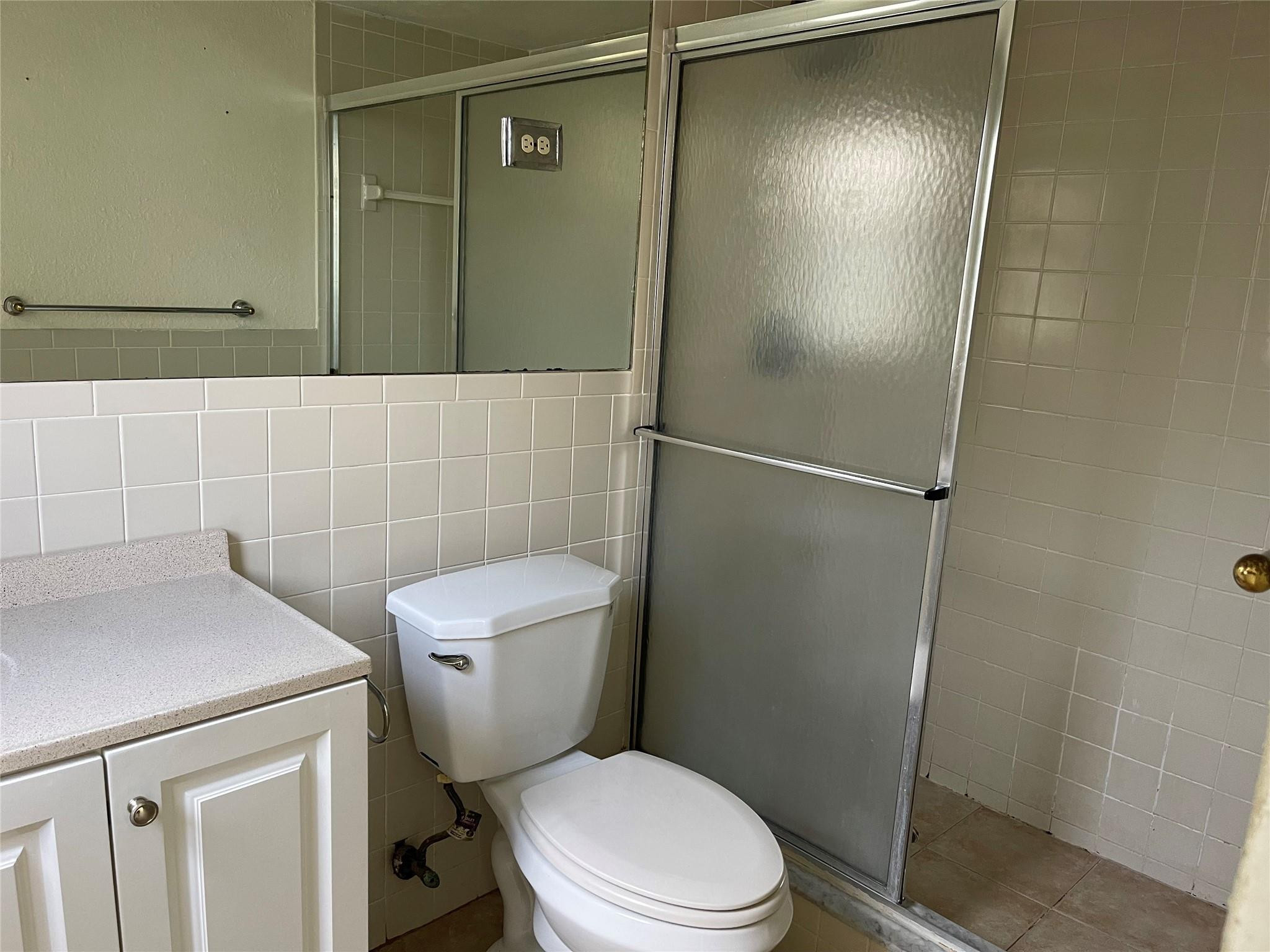 2850 Somerset Drive 116L, Lauderdale Lakes Unit: 116L