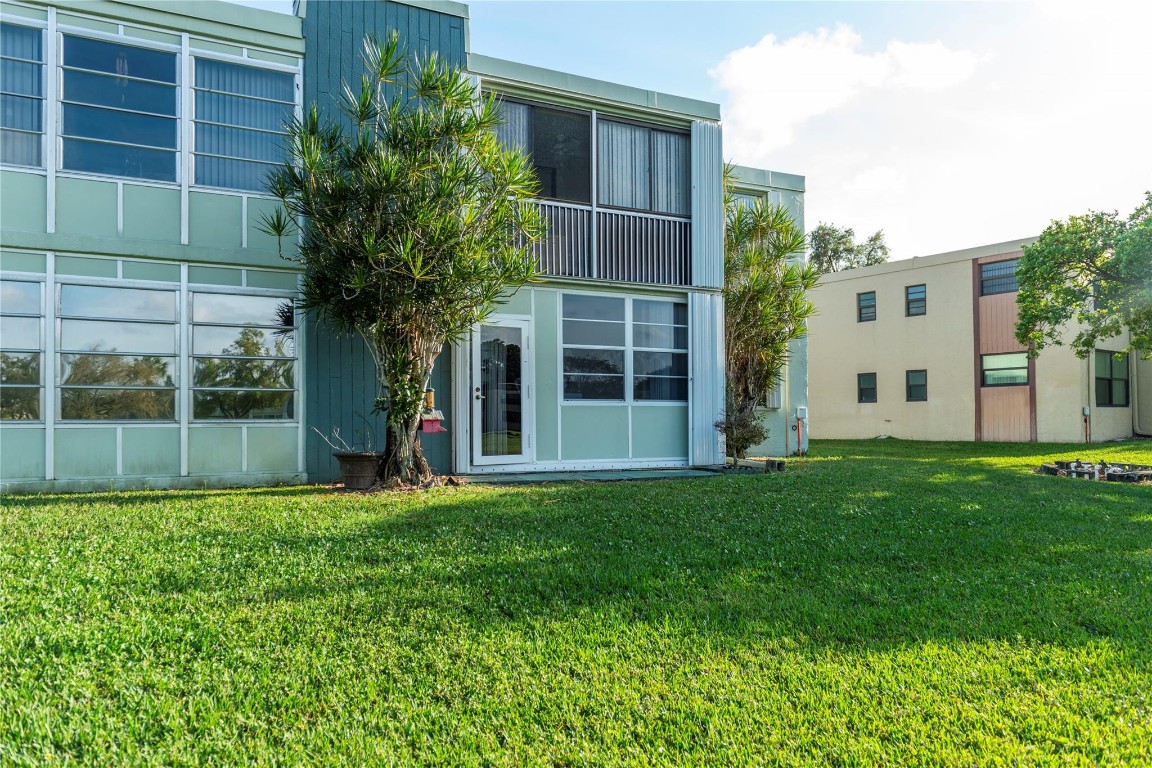 7301 NW 18th St 101