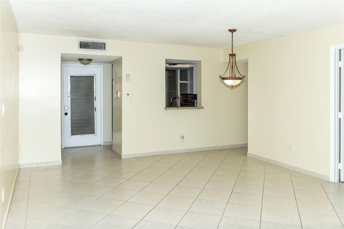 7301 NW 18th St 101