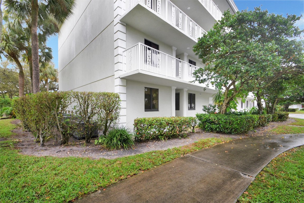 2581 Village Boulevard 101, West Palm Beach Unit: 101