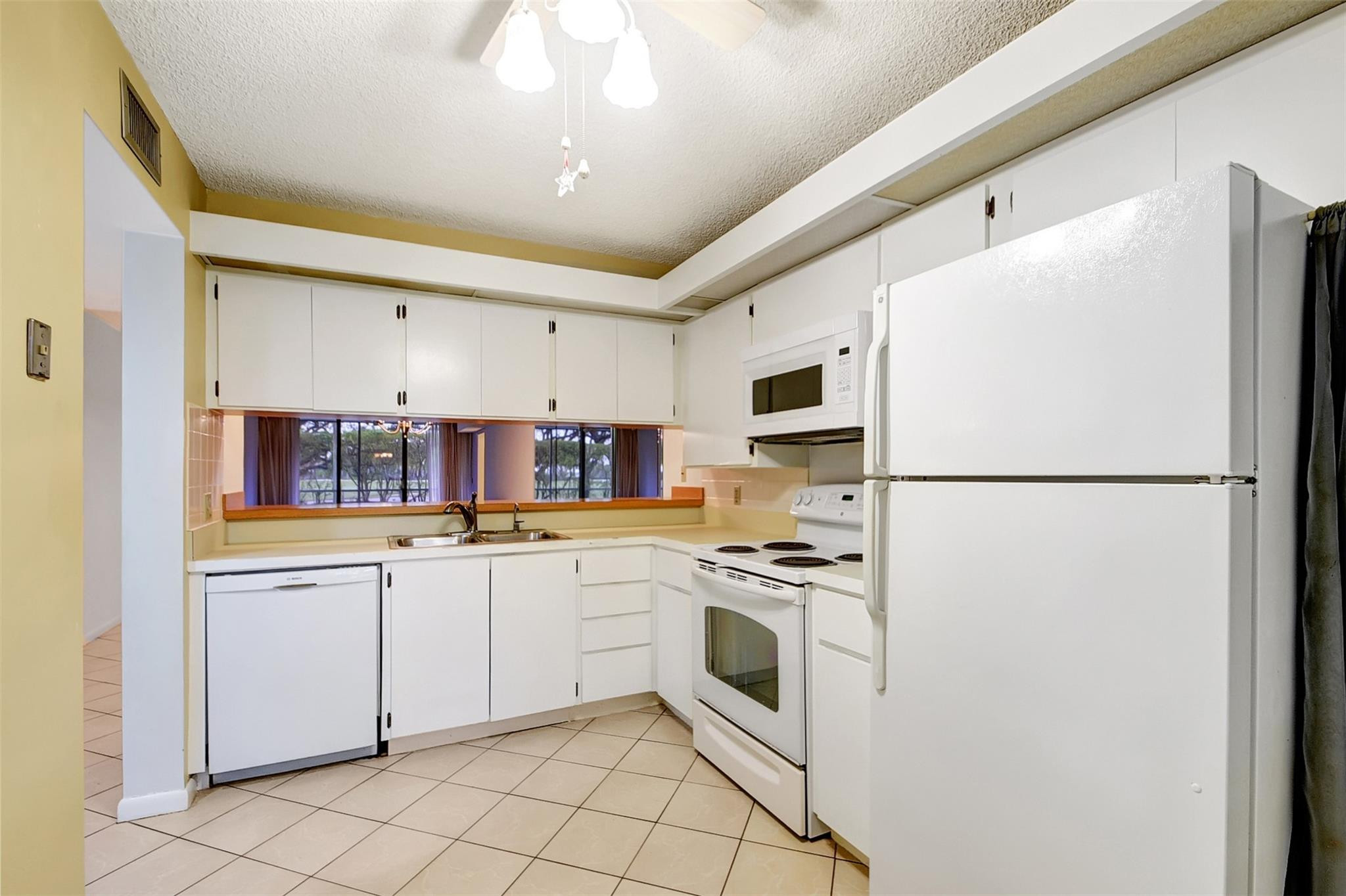 2581 Village Boulevard 101, West Palm Beach Unit: 101