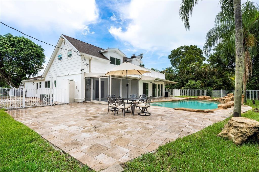 1000 SW 19th St