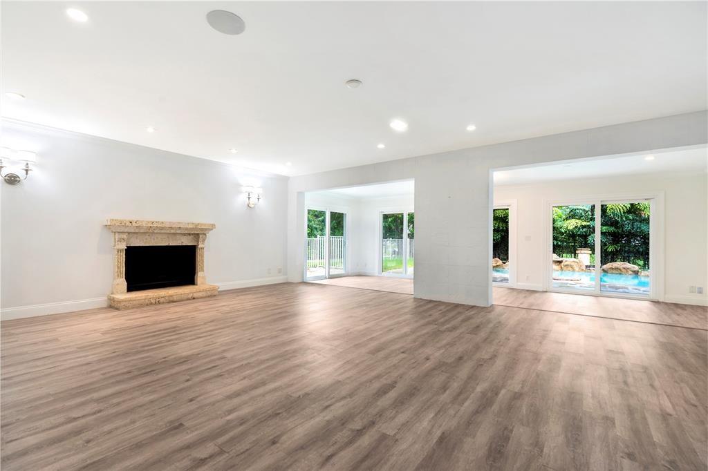 1000 SW 19th St