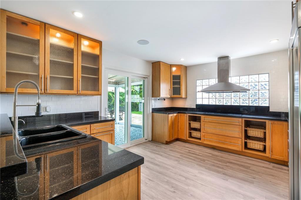 1000 SW 19th St