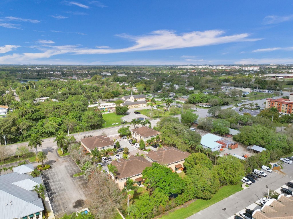 4764 E Station Square, Davie