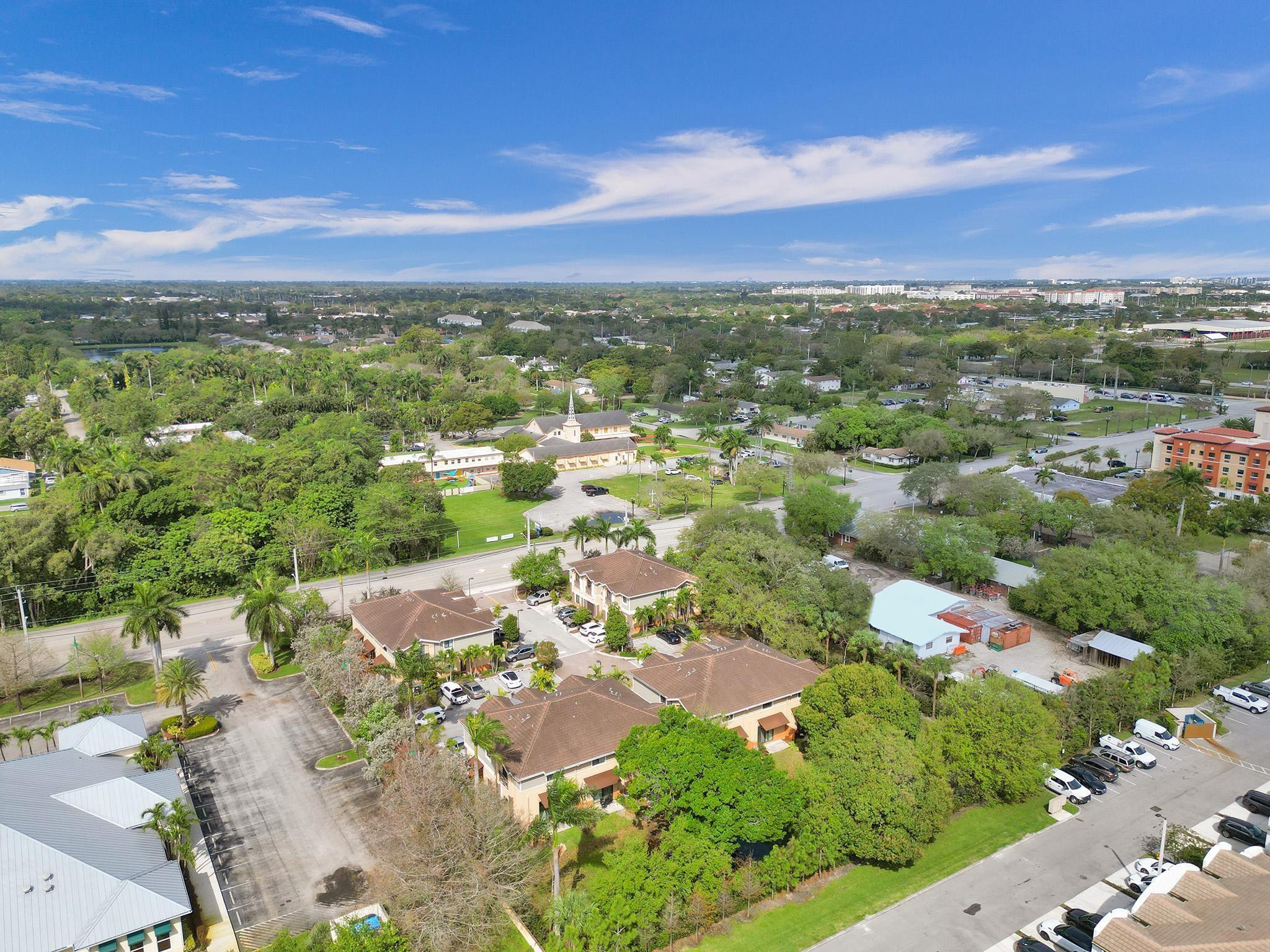 4764 E Station Square, Davie