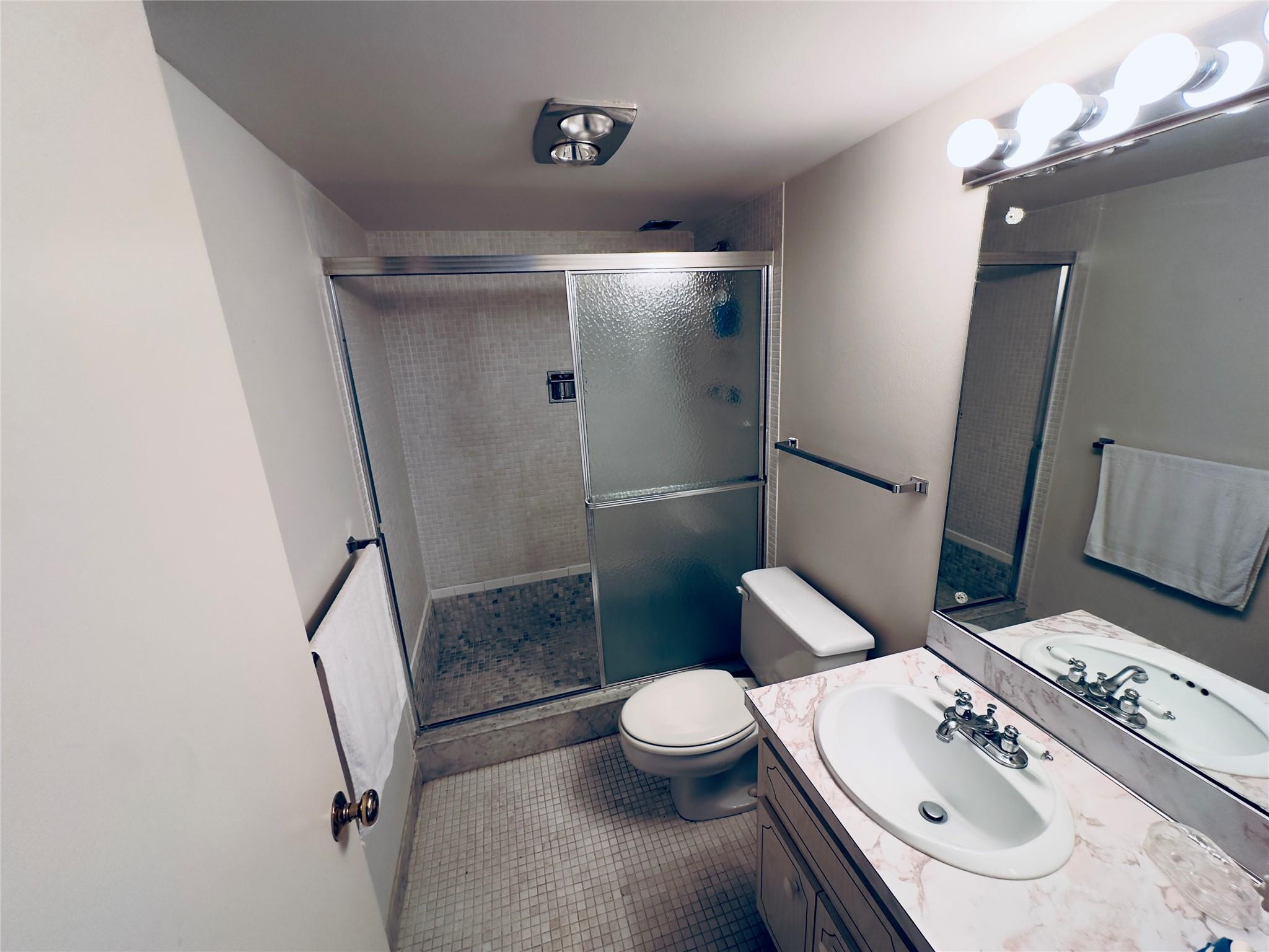 340 Sunset Dr 508