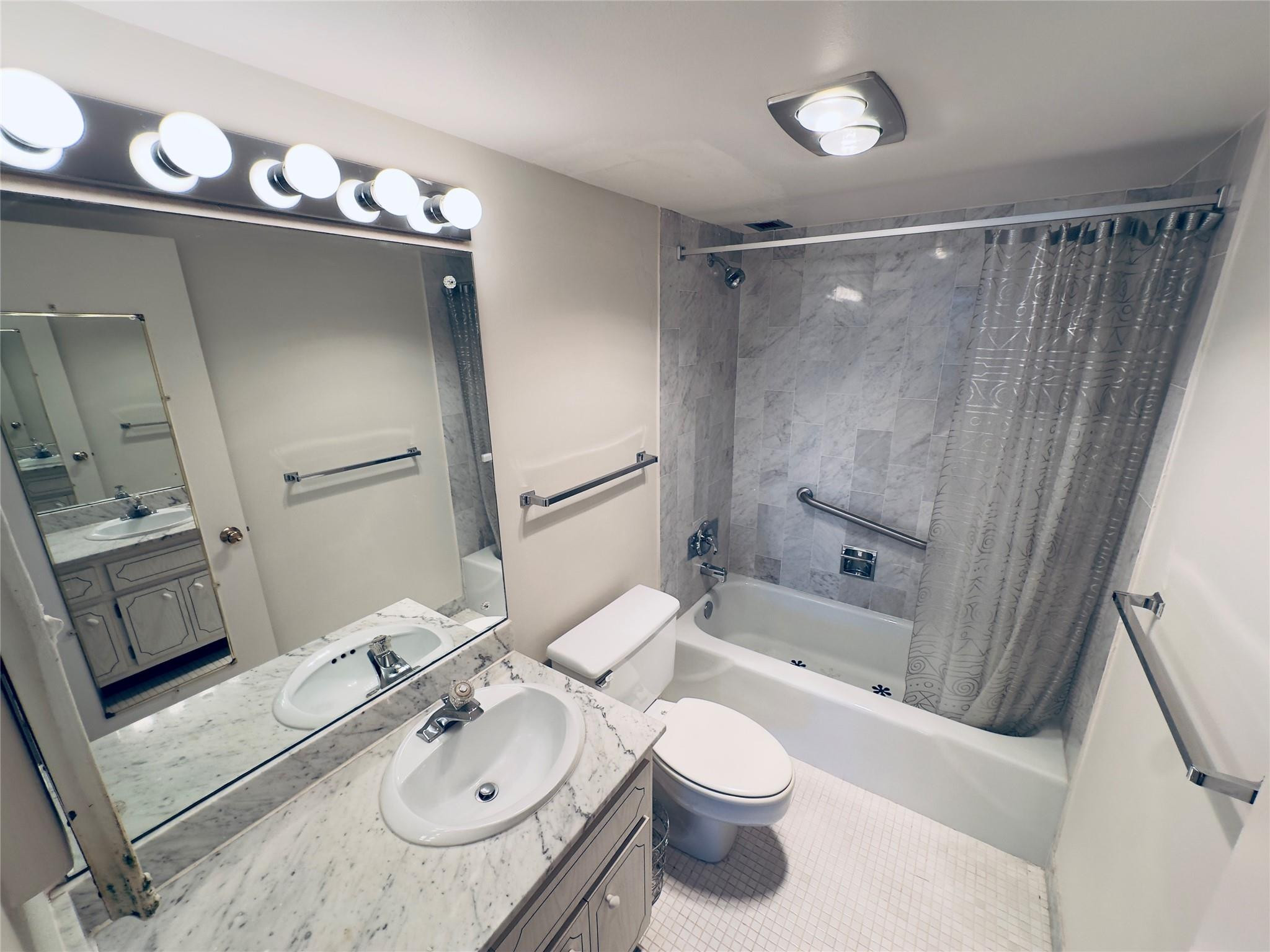 340 Sunset Dr 508